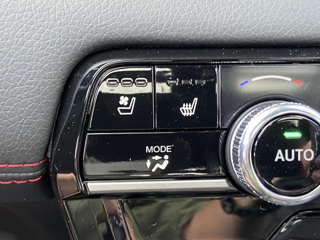 new 2025 Honda Pilot car, priced at $53,975