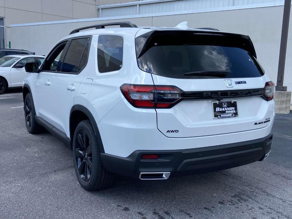 new 2025 Honda Pilot car, priced at $53,975