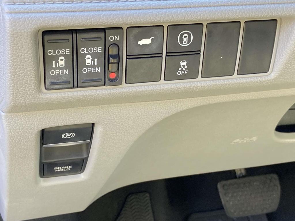 used 2021 Honda Odyssey car, priced at $20,555