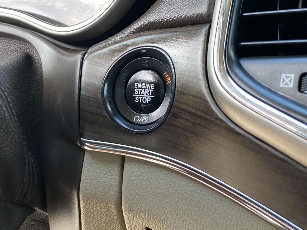 used 2017 Jeep Grand Cherokee car, priced at $16,555