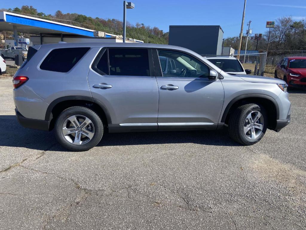 new 2025 Honda Pilot car, priced at $43,298
