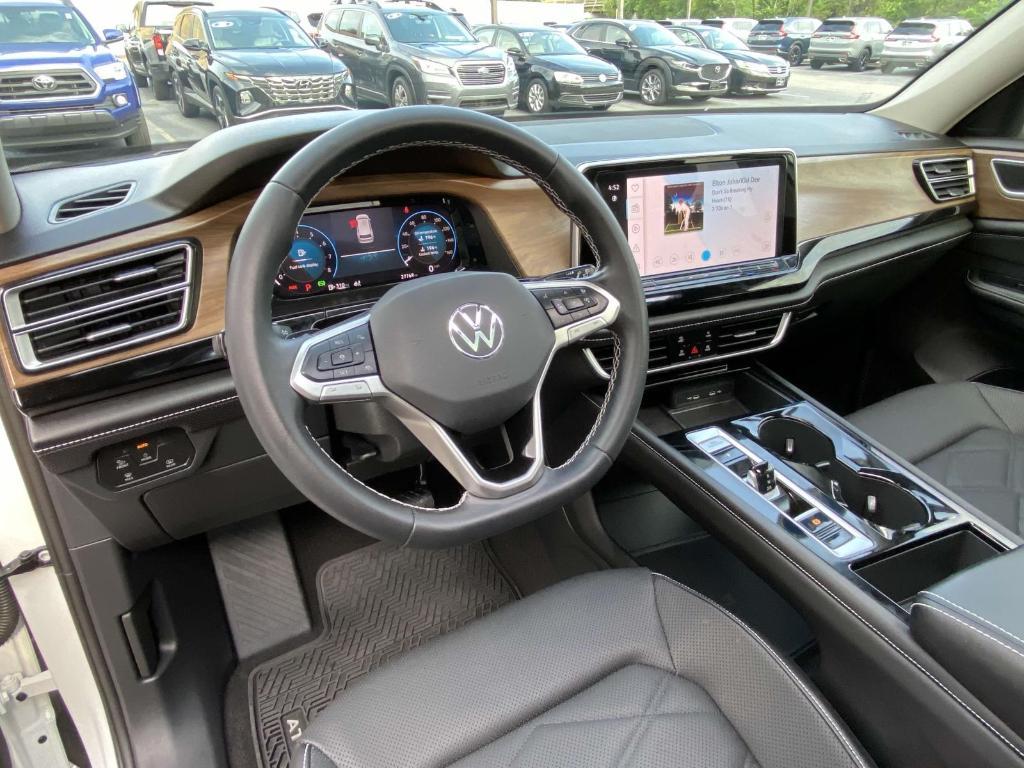 used 2024 Volkswagen Atlas car, priced at $35,555