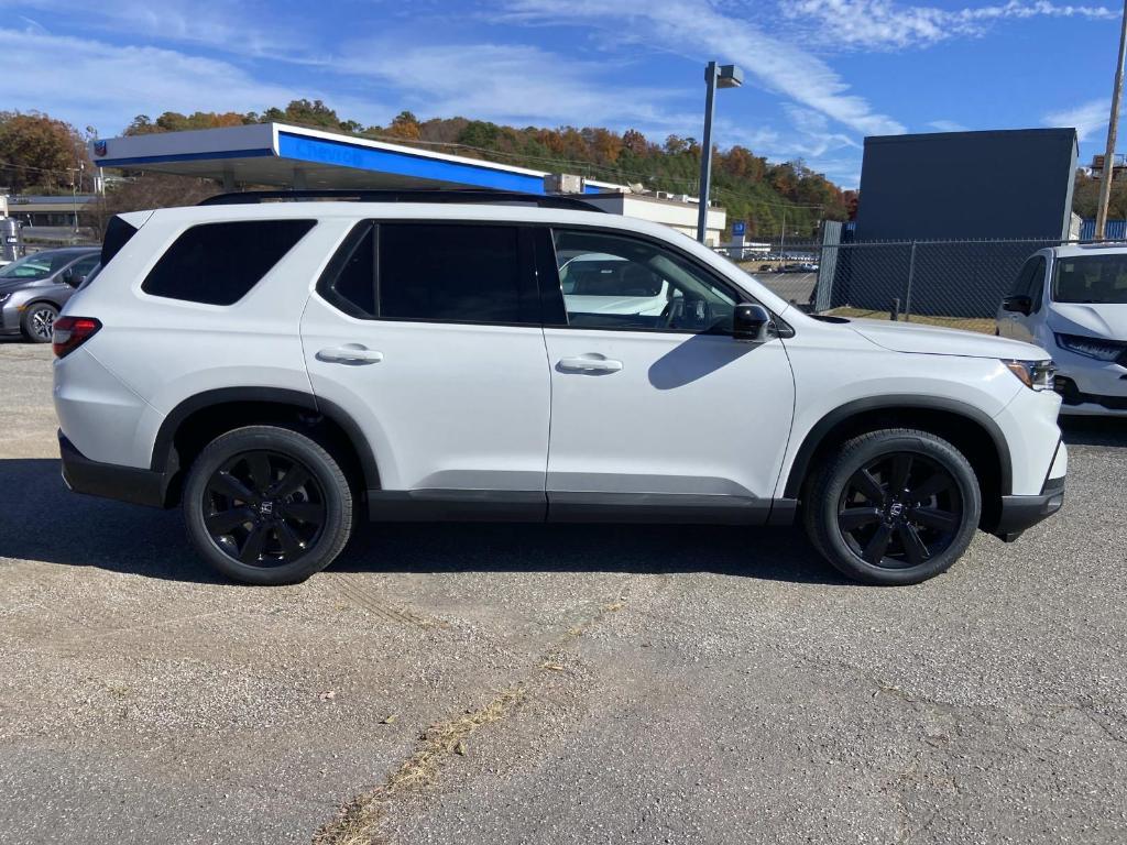 new 2025 Honda Pilot car, priced at $54,526