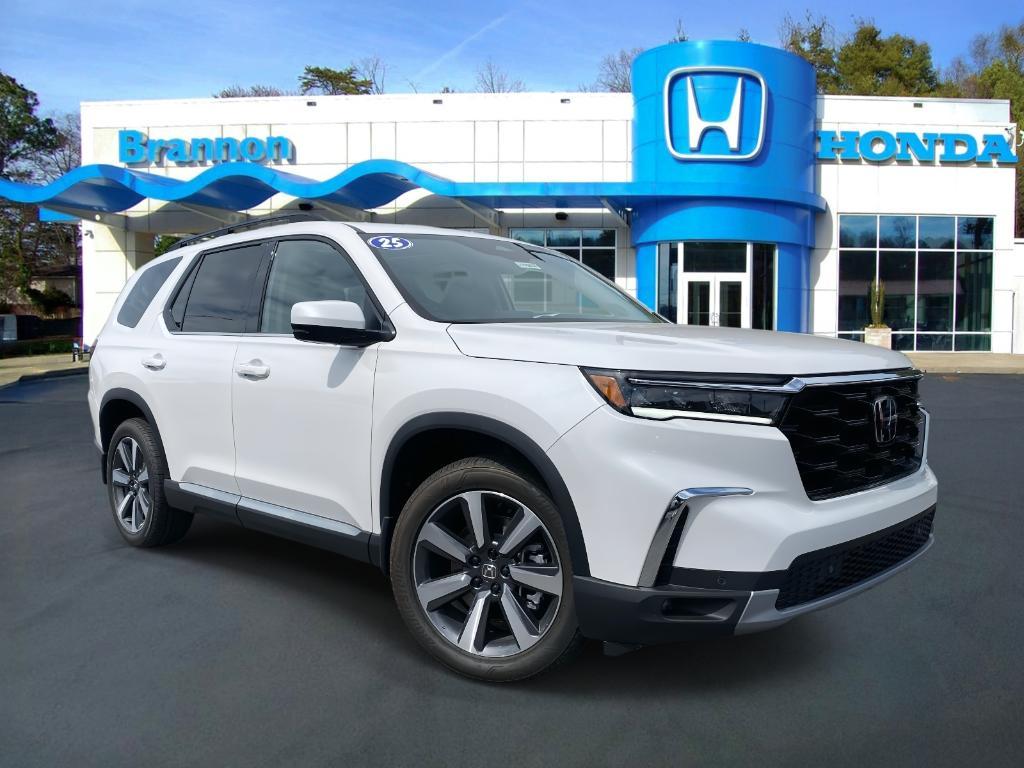 new 2025 Honda Pilot car, priced at $48,658