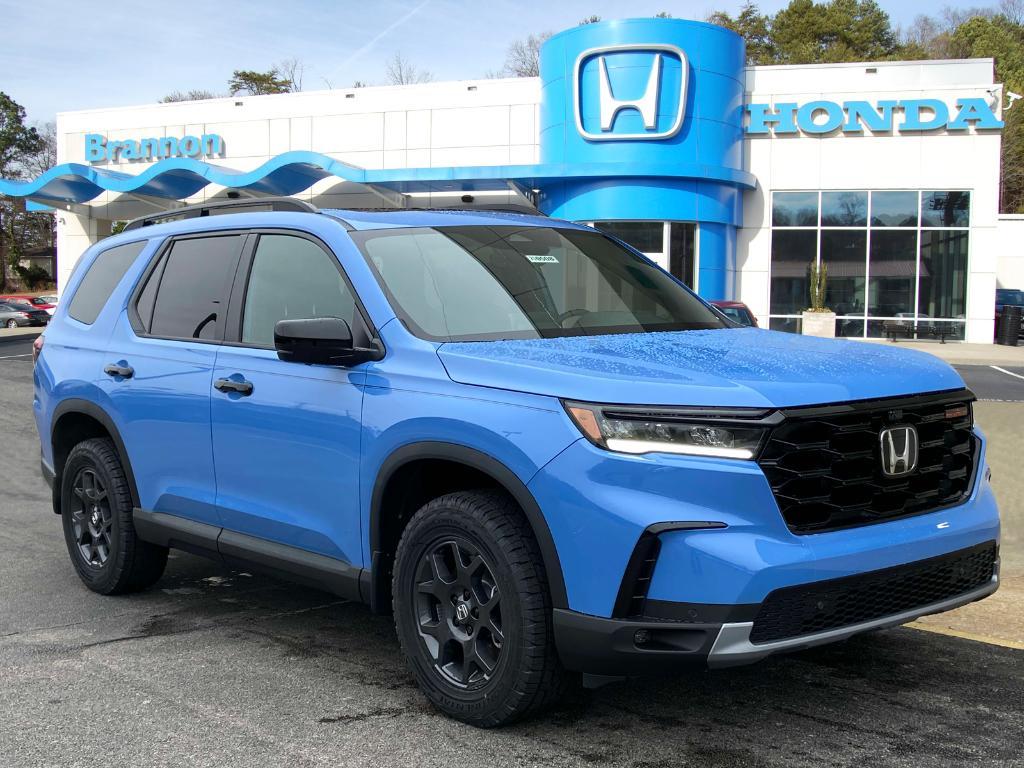 new 2025 Honda Pilot car, priced at $51,250