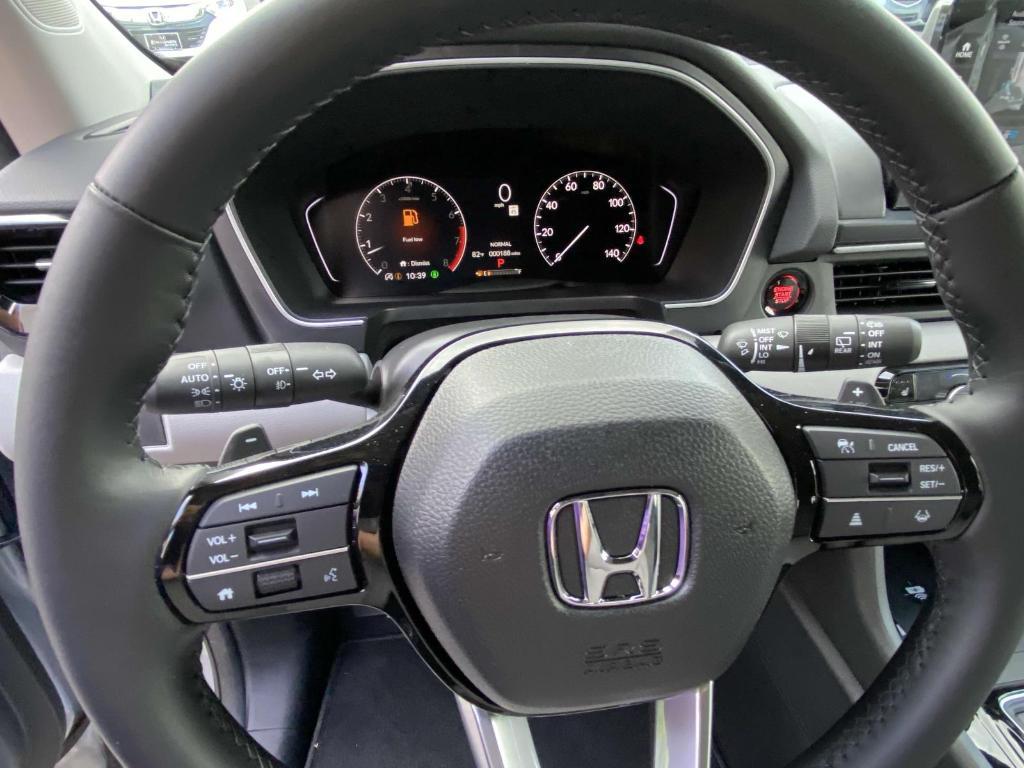 used 2025 Honda Pilot car, priced at $41,450