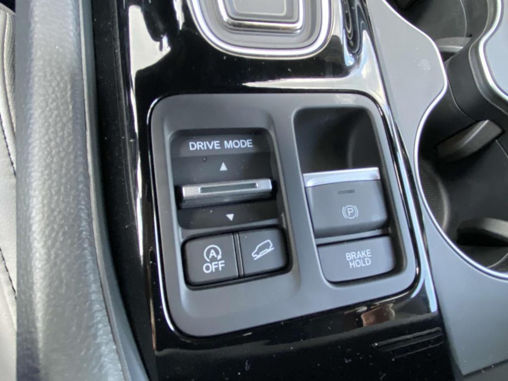 used 2025 Honda Pilot car, priced at $41,450