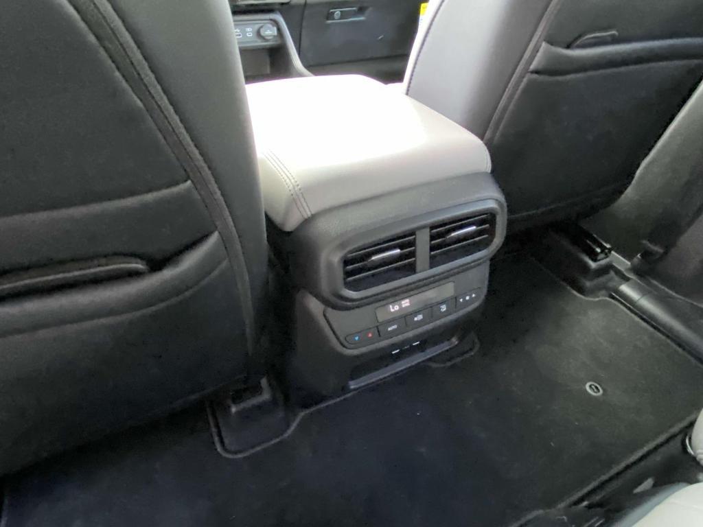 used 2025 Honda Pilot car, priced at $41,450