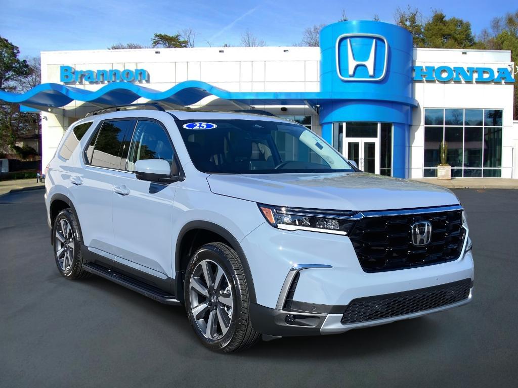 used 2025 Honda Pilot car, priced at $44,444
