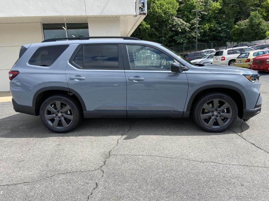 used 2025 Honda Pilot car, priced at $38,605