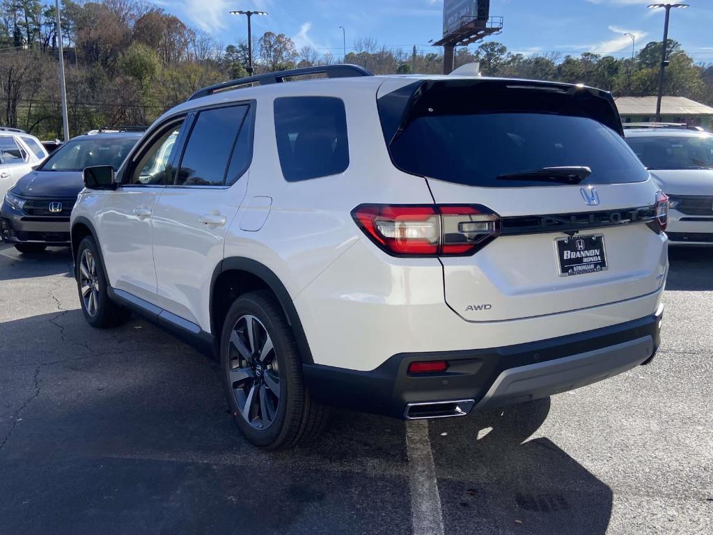 new 2025 Honda Pilot car, priced at $53,649