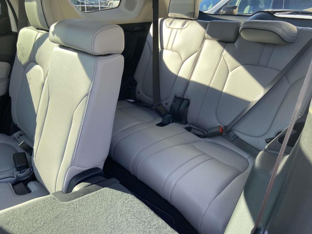 new 2025 Honda Pilot car, priced at $53,649