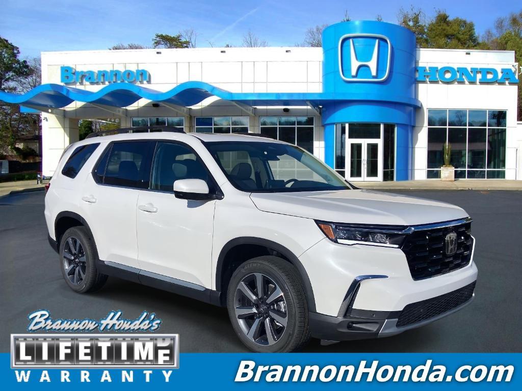 new 2025 Honda Pilot car, priced at $53,649