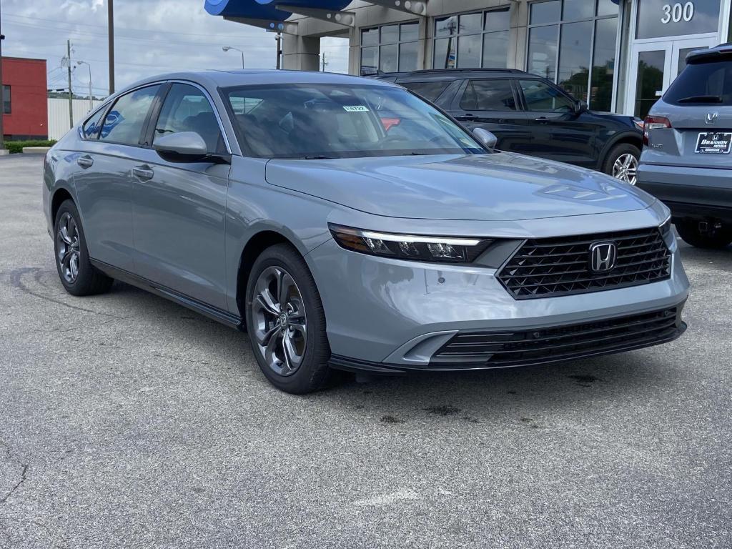 new 2025 Honda Accord Hybrid car