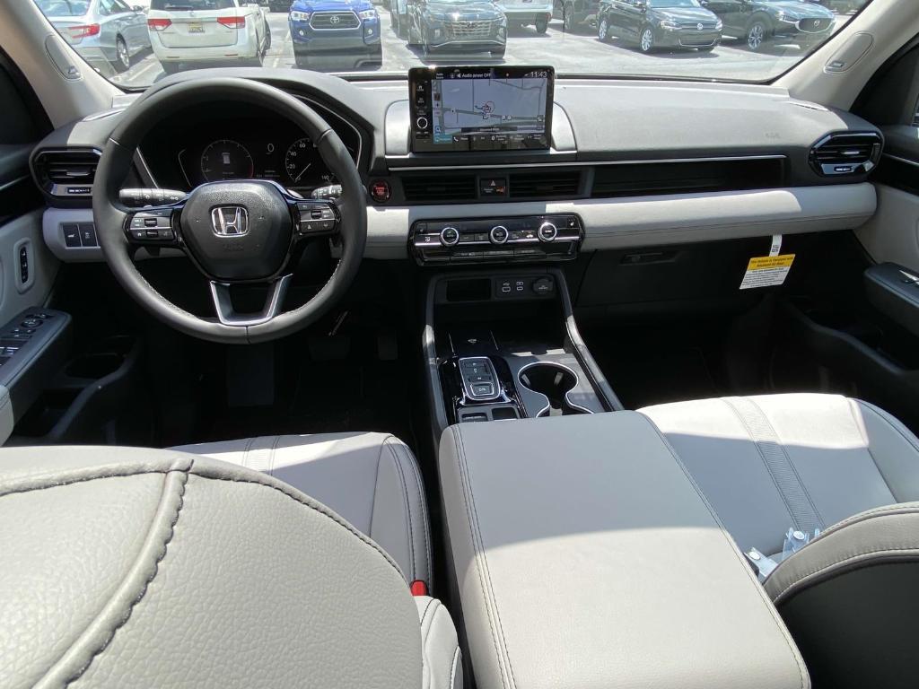 new 2025 Honda Pilot car