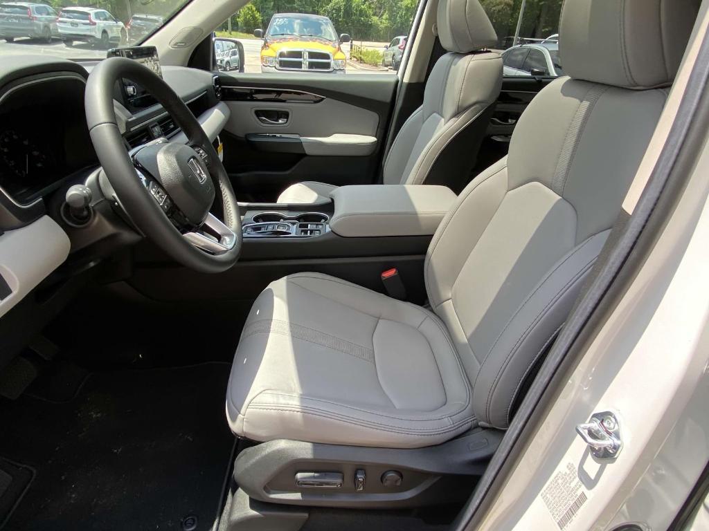 new 2025 Honda Pilot car