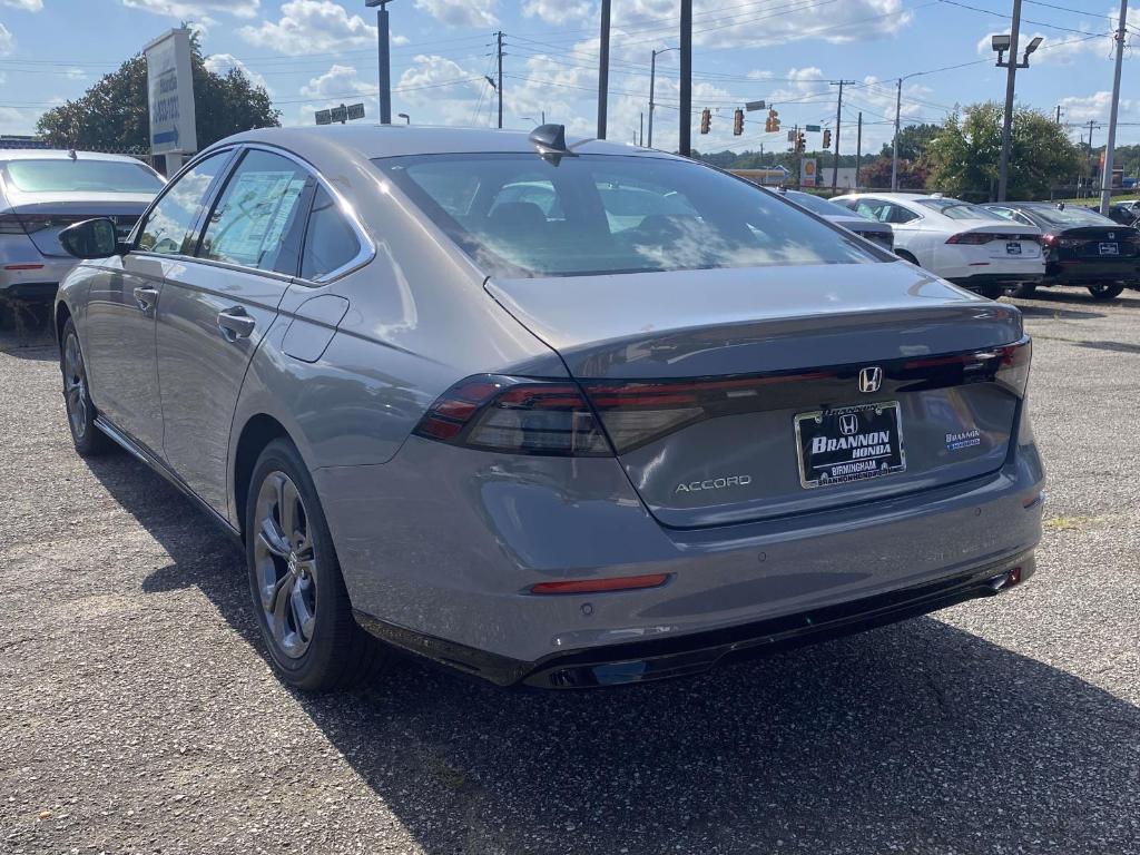 new 2025 Honda Accord Hybrid car