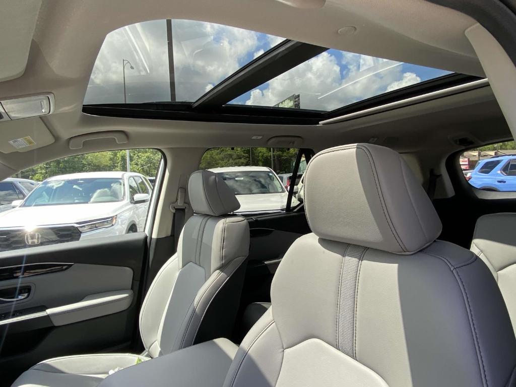 new 2025 Honda Pilot car