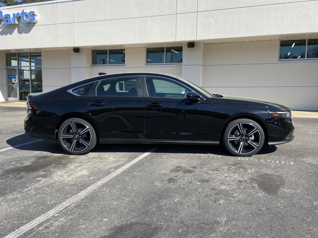 new 2025 Honda Accord Hybrid car