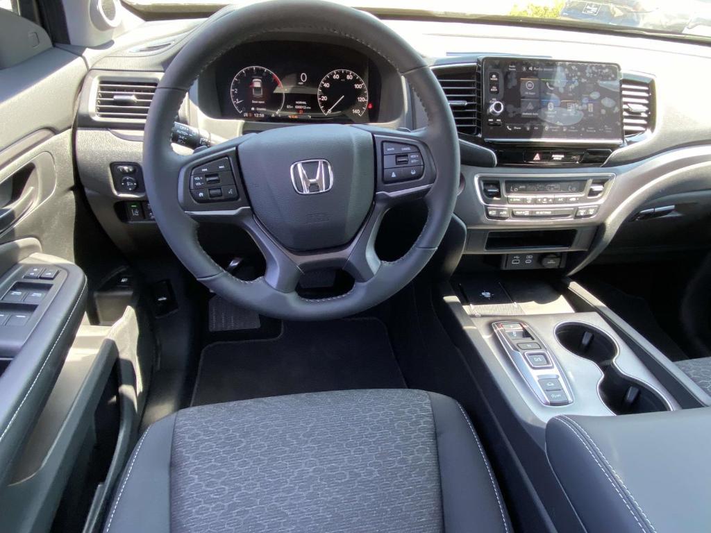 new 2025 Honda Ridgeline car, priced at $39,713