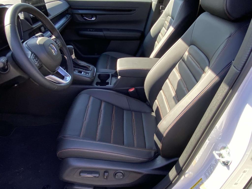 new 2026 Honda CR-V Hybrid car, priced at $38,593
