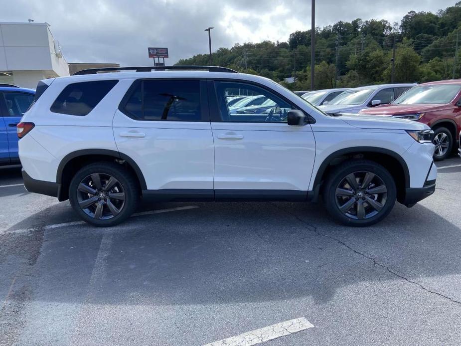 new 2025 Honda Pilot car, priced at $42,050