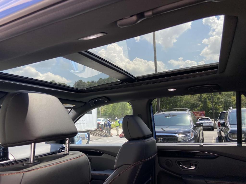 new 2025 Honda Pilot car, priced at $48,259