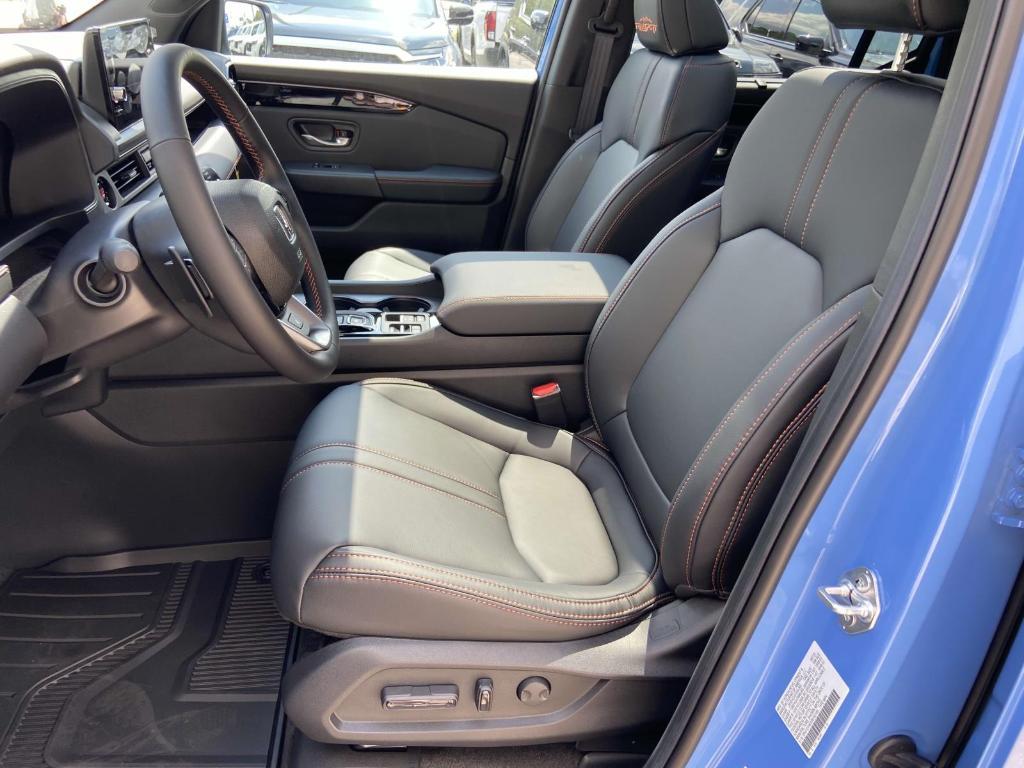 new 2025 Honda Pilot car, priced at $48,259