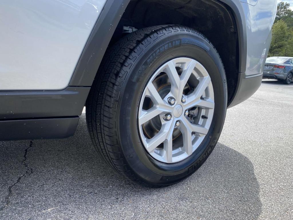used 2023 Jeep Grand Cherokee L car, priced at $33,555