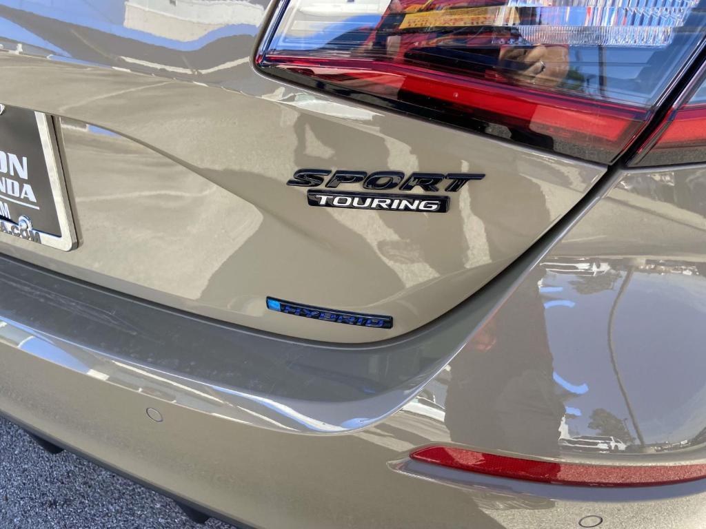 new 2026 Honda Civic Hybrid car, priced at $33,047