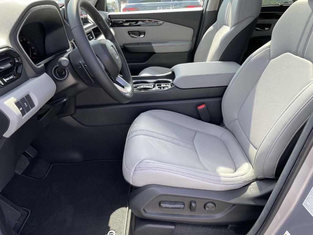 new 2025 Honda Pilot car