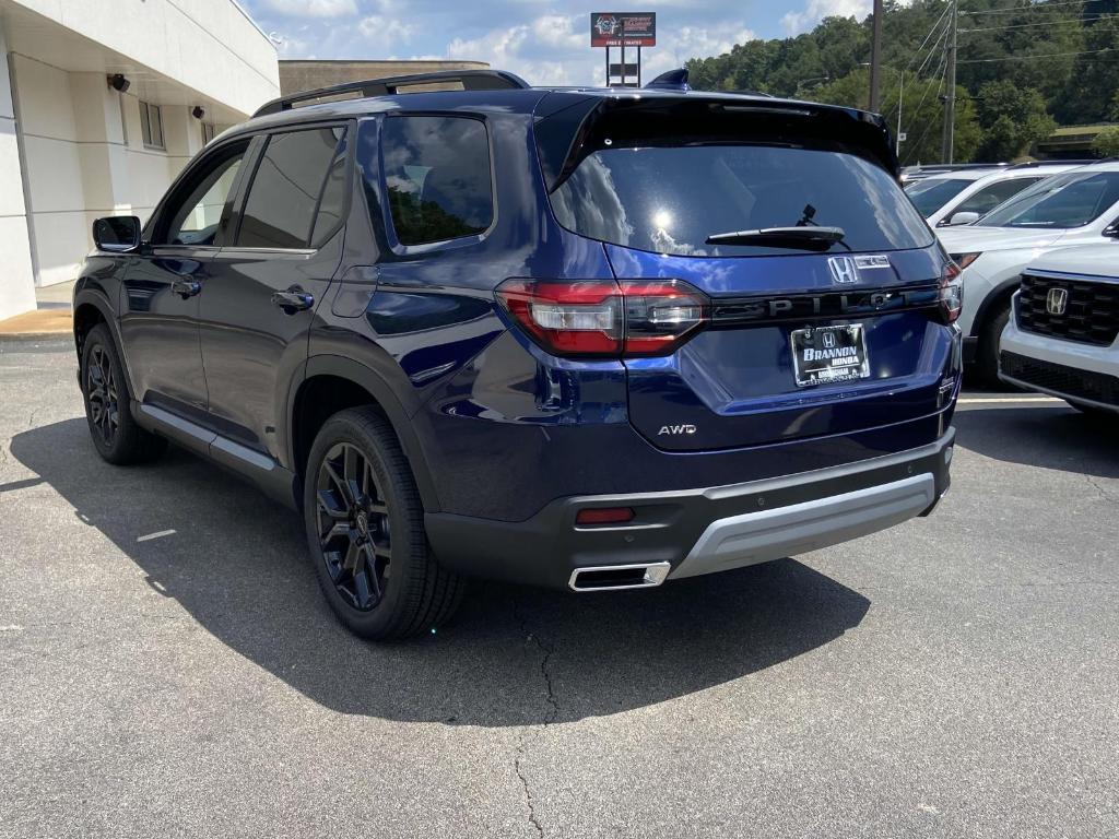 new 2025 Honda Pilot car, priced at $48,739