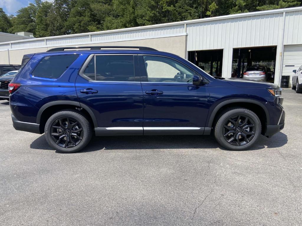 new 2025 Honda Pilot car, priced at $48,739