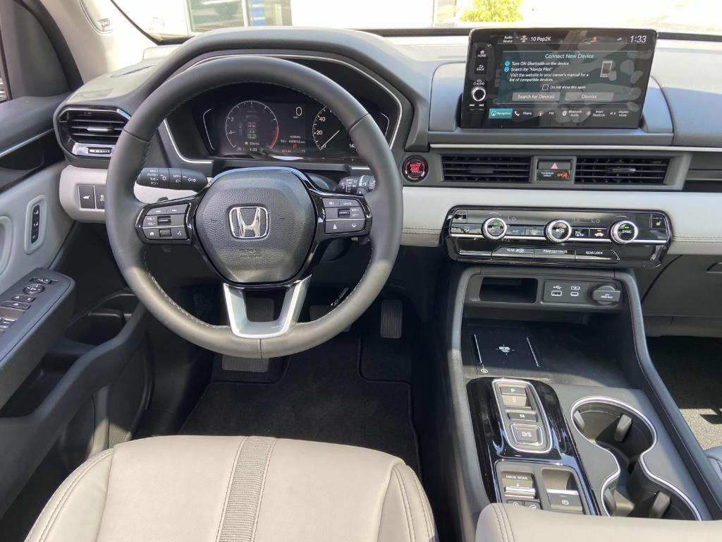 new 2025 Honda Pilot car, priced at $48,739