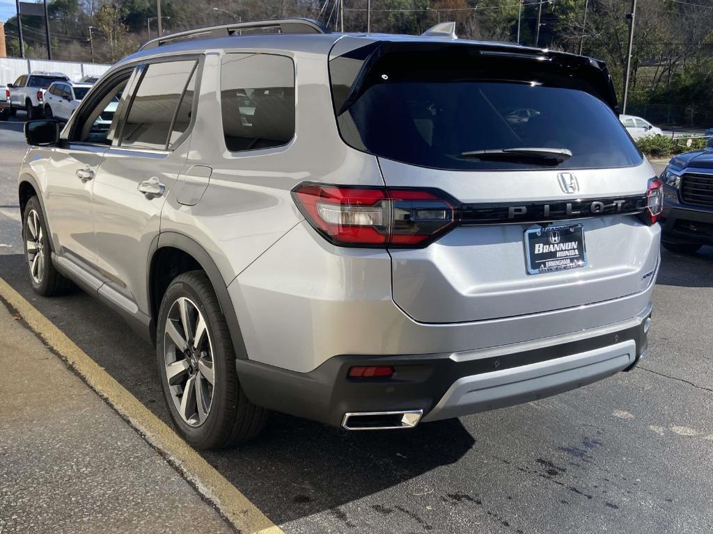 new 2025 Honda Pilot car, priced at $46,338
