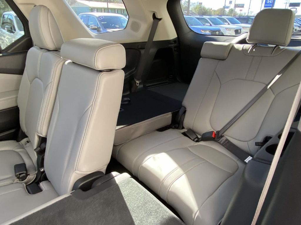 new 2025 Honda Pilot car, priced at $46,338