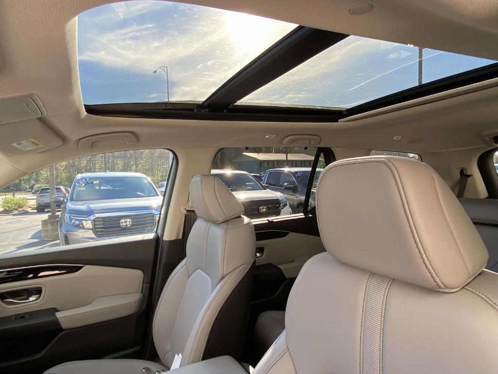 new 2025 Honda Pilot car, priced at $46,338