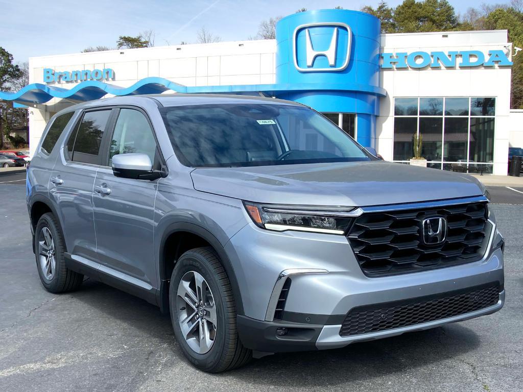 new 2025 Honda Pilot car, priced at $44,950