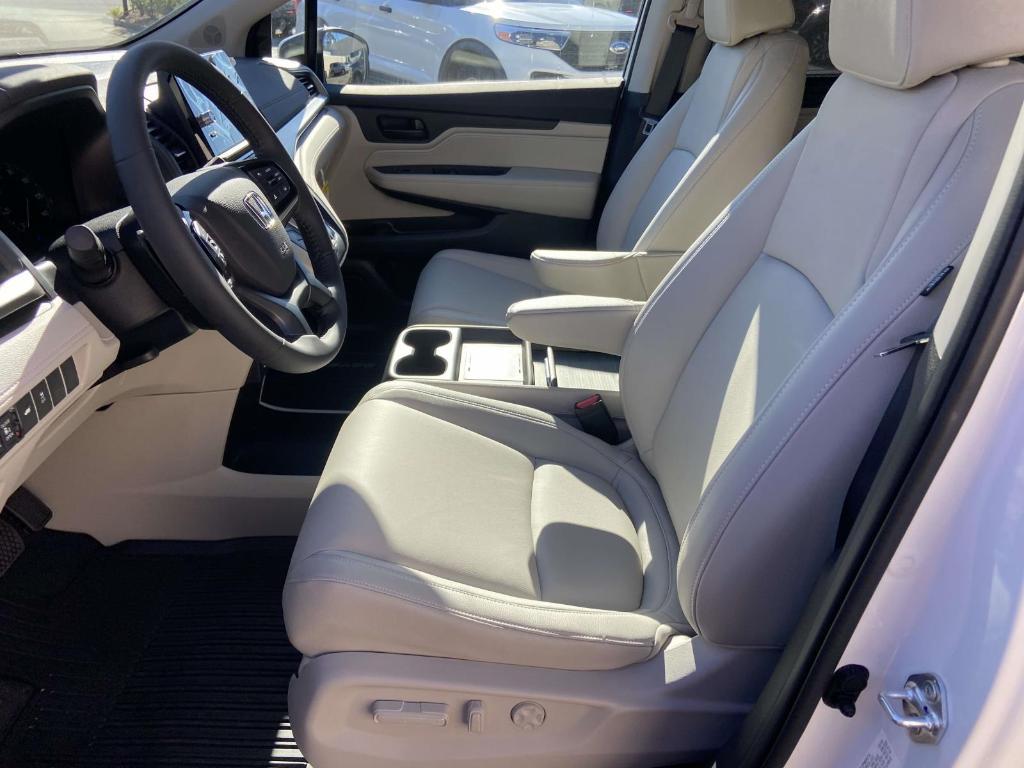 new 2026 Honda Odyssey car, priced at $43,110
