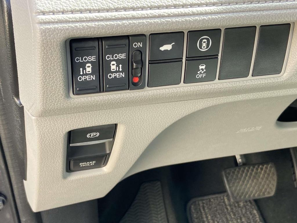 used 2023 Honda Odyssey car, priced at $35,000