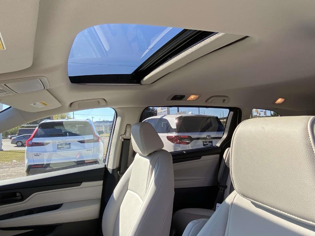 new 2026 Honda Odyssey car, priced at $41,637