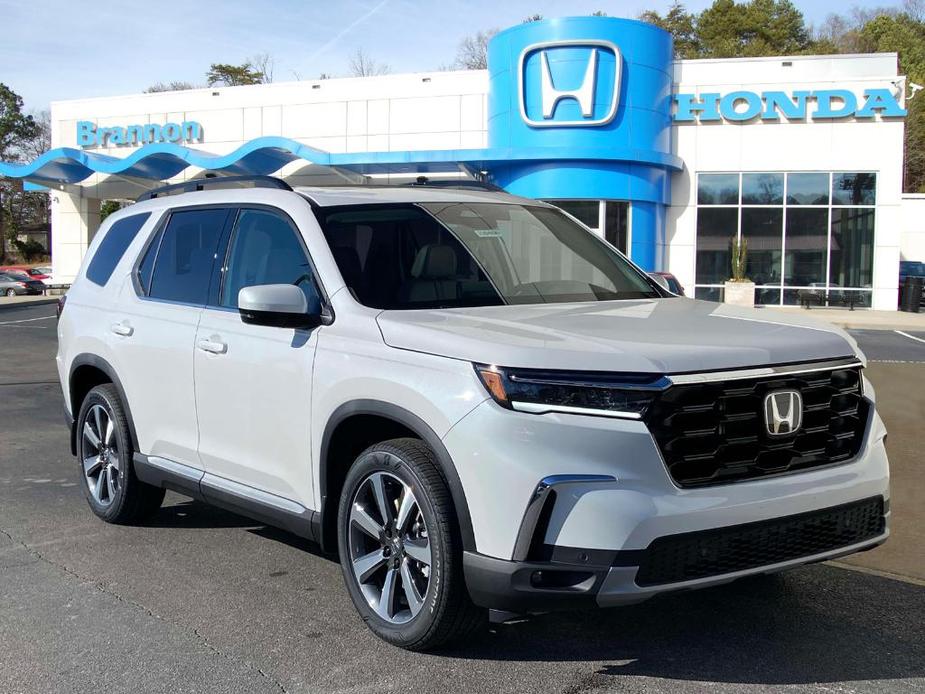 new 2025 Honda Pilot car, priced at $52,440