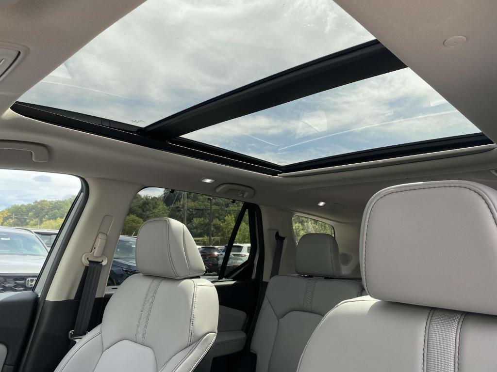 new 2025 Honda Pilot car, priced at $47,801
