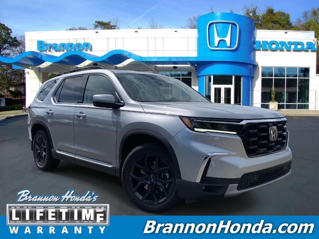 new 2025 Honda Pilot car, priced at $47,801