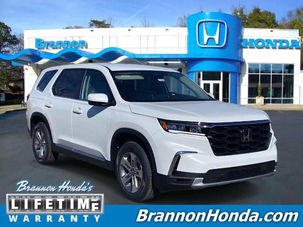 new 2025 Honda Pilot car, priced at $43,275