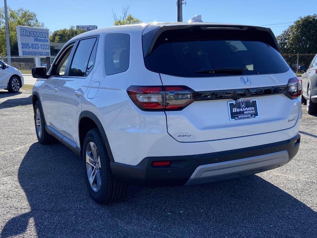 new 2025 Honda Pilot car, priced at $45,242