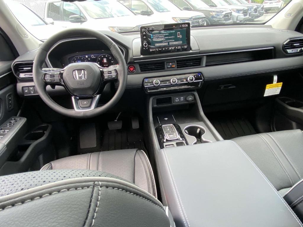 new 2025 Honda Pilot car