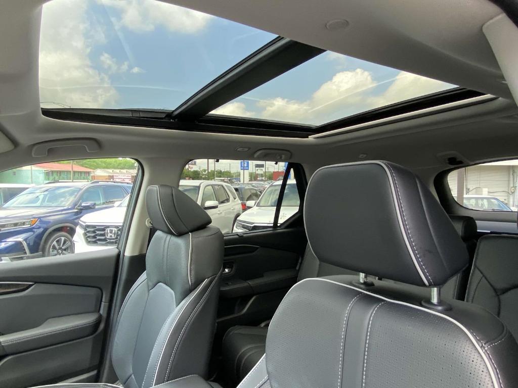 new 2025 Honda Pilot car