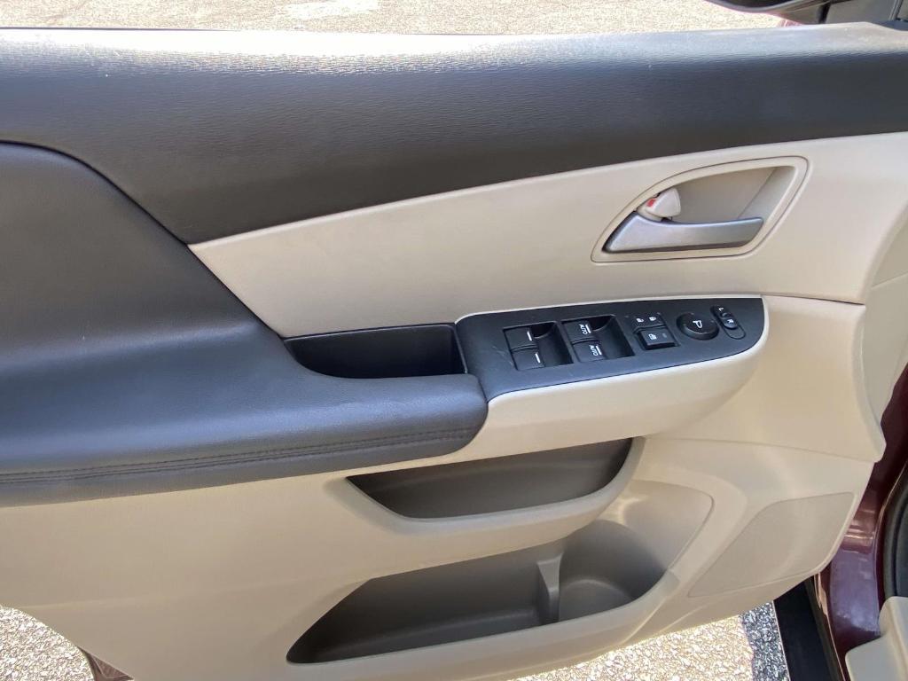used 2013 Honda Odyssey car, priced at $6,000