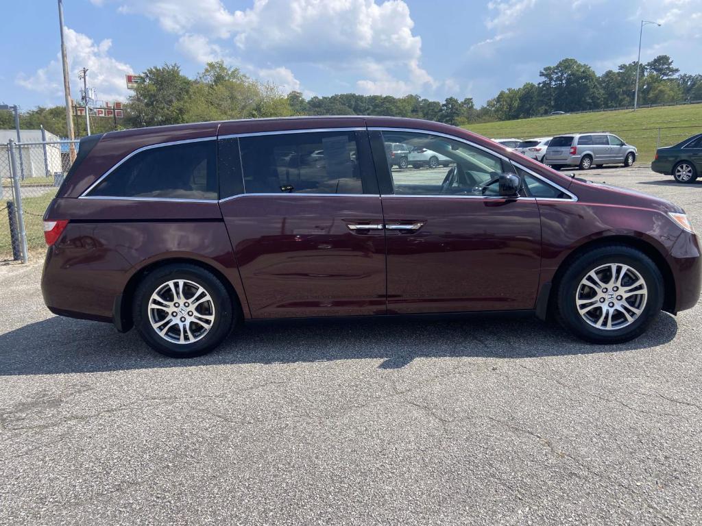 used 2013 Honda Odyssey car, priced at $6,000